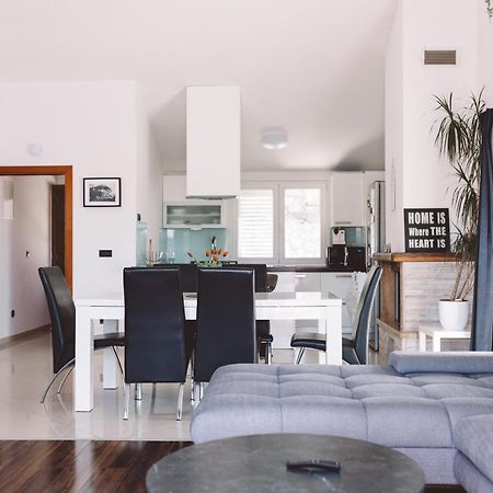 Accommodation Triton Lastovo Esterno foto