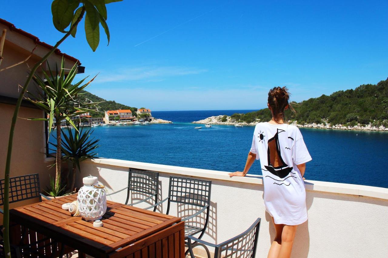 Accommodation Triton Lastovo Esterno foto