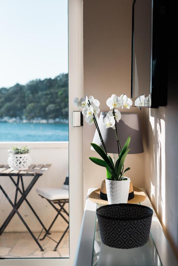 Accommodation Triton Lastovo Esterno foto